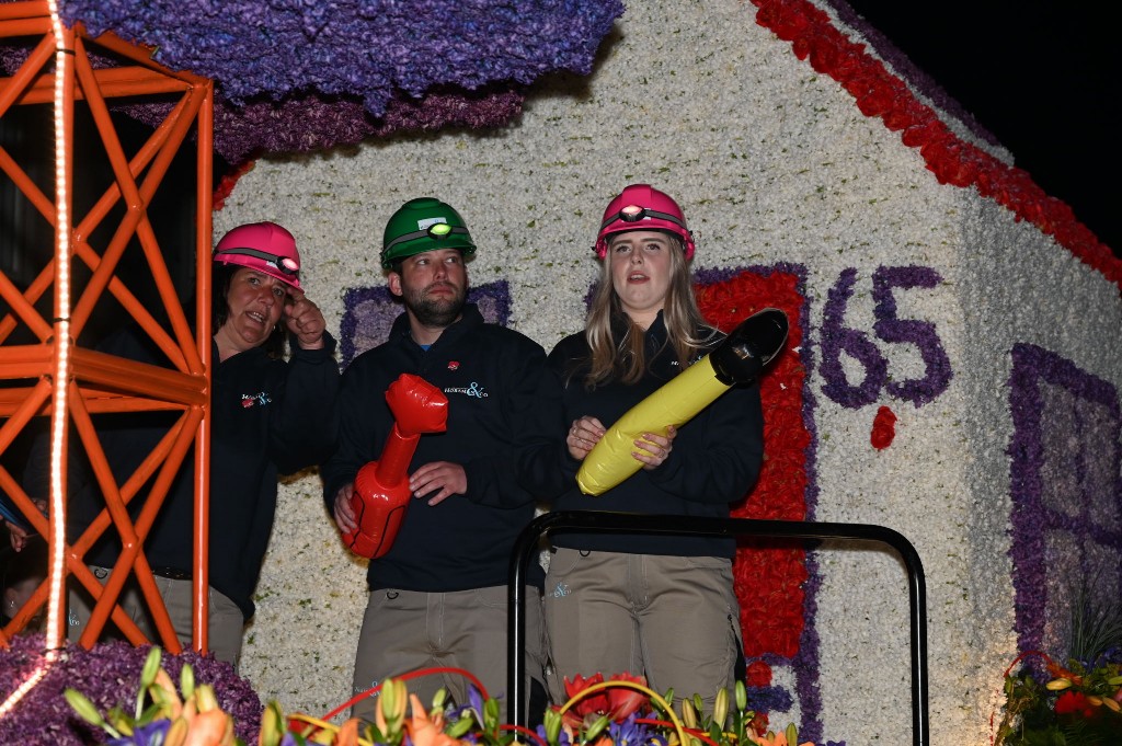 ../Images/Verlicht bloemencorso 2025 113.jpg